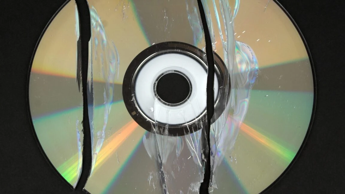 Xbox’s new disc-to-digital program gives physical games a digital future